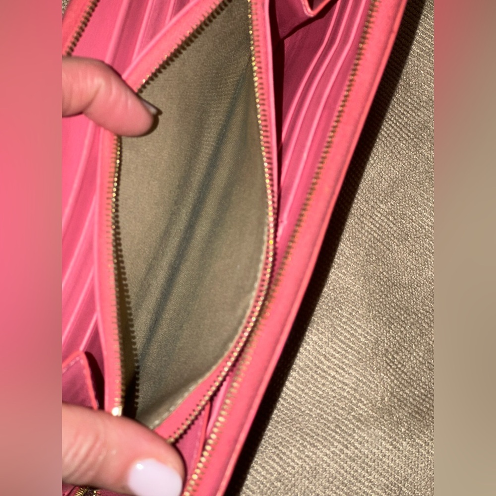Authentic CELINE Leather Color-Block Zip Wallet – Pink & Burgundy ✨ - Picture 8 of 15